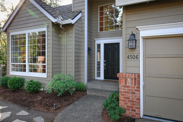 4506 Black Forest Ct, Lake Oswego, OR 97035 - entrance to property with a garage