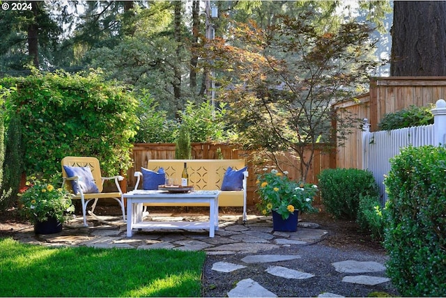 4506 Black Forest Ct, Lake Oswego, OR 97035 - fenced backyard with a patio area and outdoor lounge area
