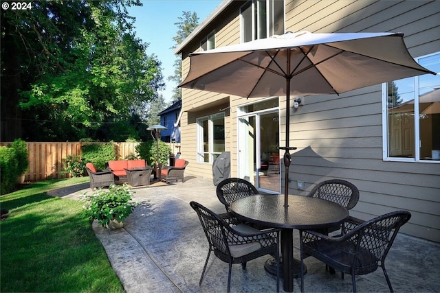 4506 Black Forest Ct, Lake Oswego, OR 97035 - view of patio / terrace with outdoor dining area