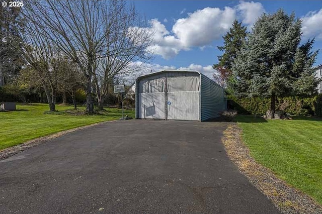 1216 Montgomery Pl NE, Albany, OR 97321 - view of outdoor structure with an outbuilding