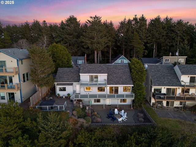 view of aerial view at dusk