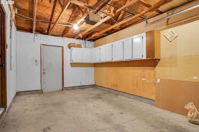 6410 SW 204th Pl, Beaverton, OR 97078 - garage with a garage door opener