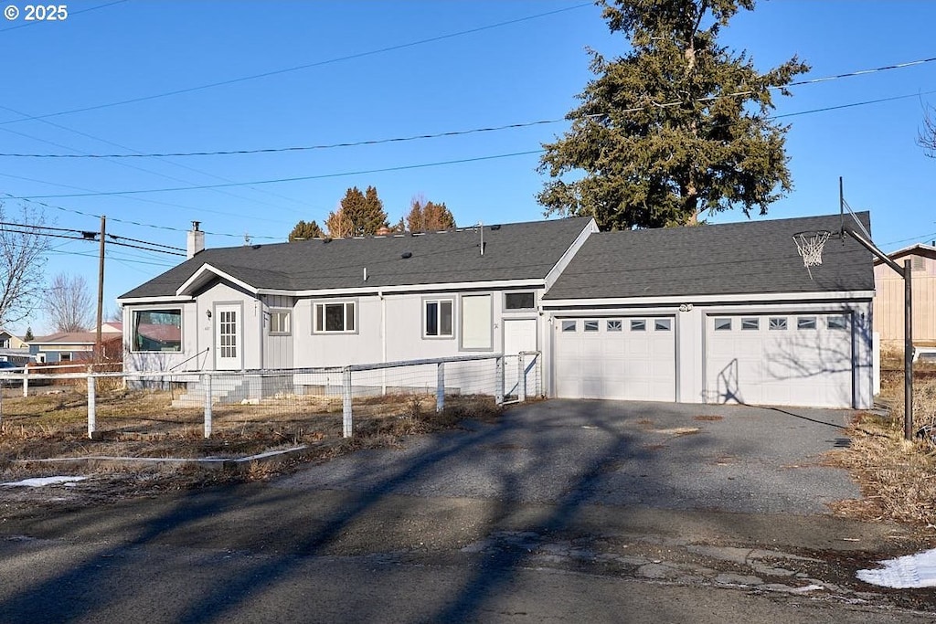 view of front of house featuring a garage