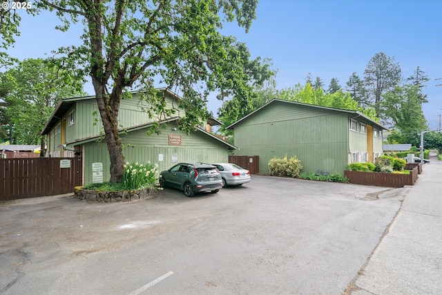 13155 SW Allen Blvd, Beaverton, OR 97005 - view of side of home