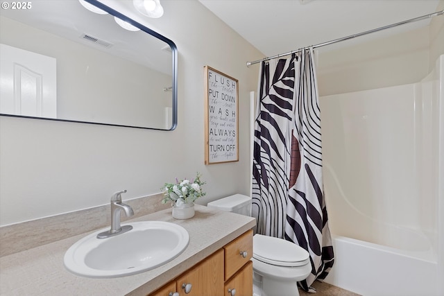 1218 Mt View Ln, Molalla, OR 97038 - full bathroom featuring vanity and shower / bath combo with shower curtain