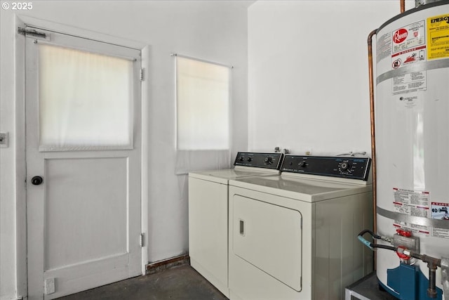 1637 Camino Dr, Forest Grove, OR 97116 - laundry room with water heater and washing machine and clothes dryer