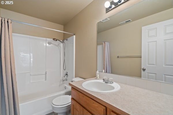 17504 SE 16th Cir, Vancouver, WA 98683 - bathroom with vanity, toilet, and shower / bath combo