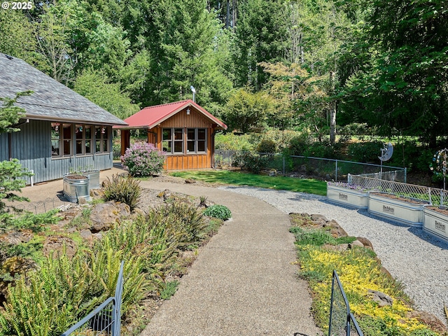 23456 S Schieffer Rd, Colton, OR 97017 - view of yard with an outdoor structure