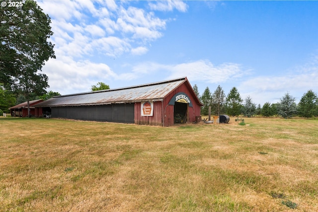 8747 S Heinz Rd, Canby, OR 97013 - view of pole building with a yard