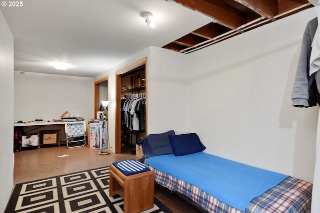 bedroom with a closet