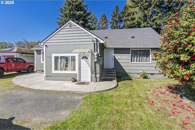 767 32nd Ave, Longview, WA 98632 - single story home with roof with shingles, a front lawn, and entry steps
