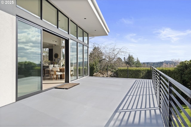 3701 SW 38th Ave, Portland, OR 97221 - view of patio / terrace