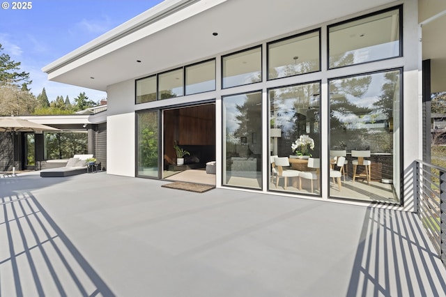 3701 SW 38th Ave, Portland, OR 97221 - deck with a patio area