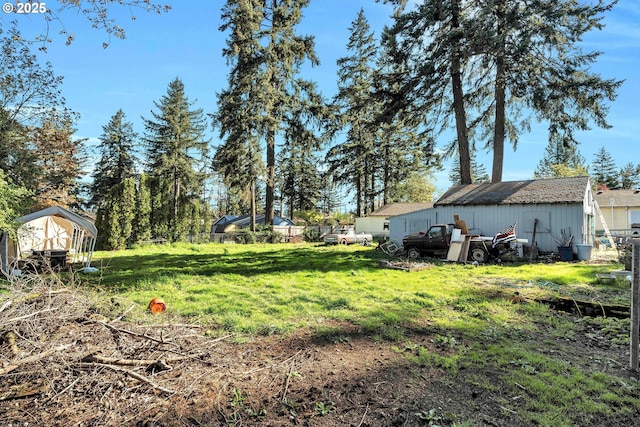 12107 SE Carlton St, Portland, OR 97266 - view of yard featuring fence