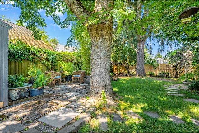 3575 NE Emerson St, Portland, OR 97211 - view of yard with a patio area