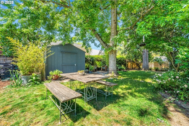 3575 NE Emerson St, Portland, OR 97211 - view of yard