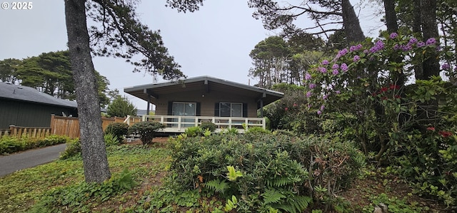 5840 Hacienda Ave, Lincoln City, OR 97367 - view of front facade