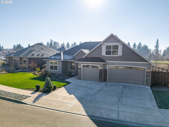 craftsman house featuring a front lawn