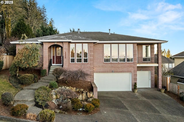 view of front facade featuring a garage