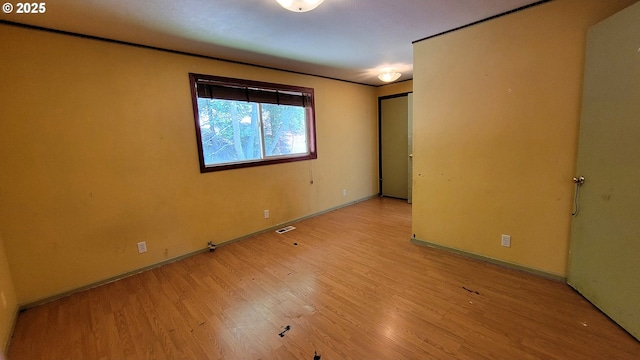 48495 Mcfarland Rd, Oakridge, OR 97463 - unfurnished bedroom with light wood-type flooring and baseboards