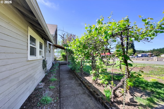 803 Main St, Philomath, OR 97370 - view of yard