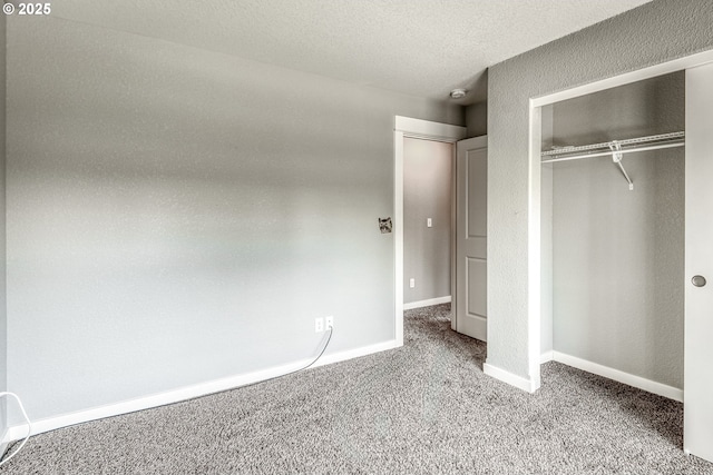 1545 E Fourth Ave, Sutherlin, OR 97479 - unfurnished bedroom with carpet, a closet, and baseboards