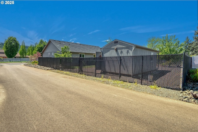 1545 E Fourth Ave, Sutherlin, OR 97479 - view of asphalt street