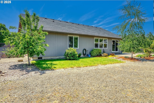 1545 E Fourth Ave, Sutherlin, OR 97479 - back of property with roof with shingles