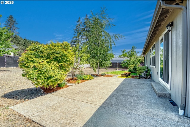 1545 E Fourth Ave, Sutherlin, OR 97479 - fenced backyard featuring a patio