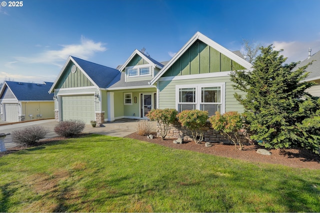 craftsman-style home with a garage, a front yard, and covered porch