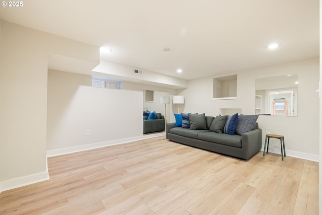 2904 NE 51st Ave, Portland, OR 97213 - living room featuring light wood-style flooring, recessed lighting, and baseboards
