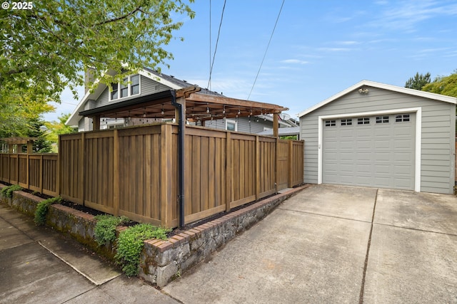 2904 NE 51st Ave, Portland, OR 97213 - detached garage with concrete driveway