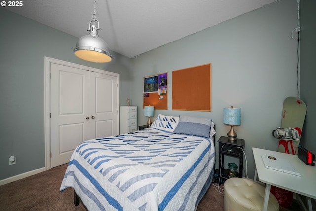 2356 Benjamin Ave, Salem, OR 97304 - carpeted bedroom featuring a closet and baseboards