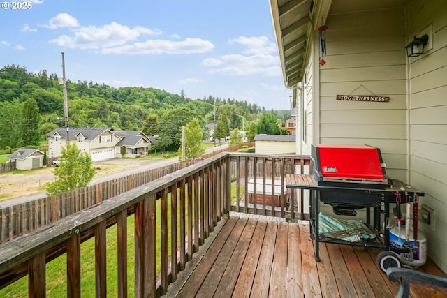 2356 Benjamin Ave, Salem, OR 97304 - wooden terrace with a wooded view