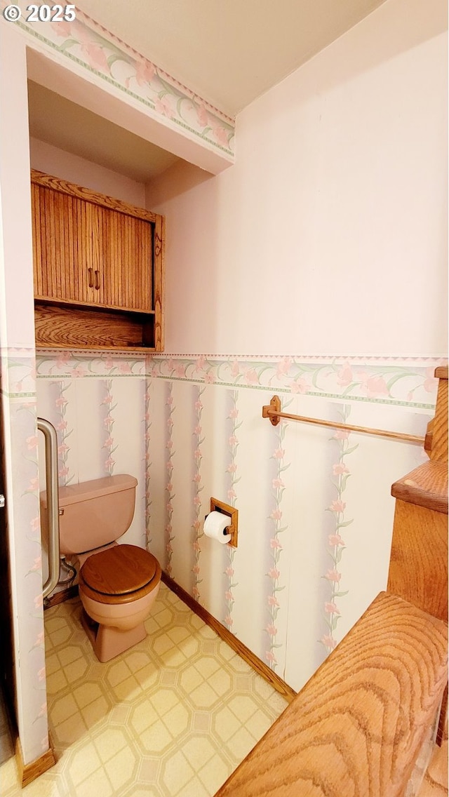 2965 S Myrtle Rd, Myrtle Creek, OR 97457 - bathroom with toilet and tile patterned floors