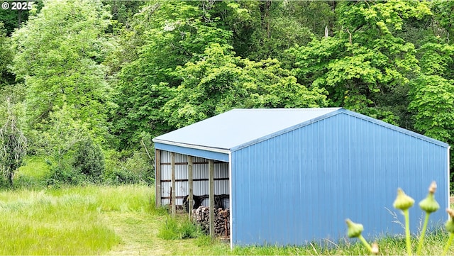 2965 S Myrtle Rd, Myrtle Creek, OR 97457 - view of pole building featuring a view of trees