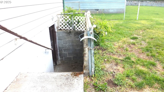 610 Bluff Rd, Klickitat, WA 98628 - exterior view of crawl space