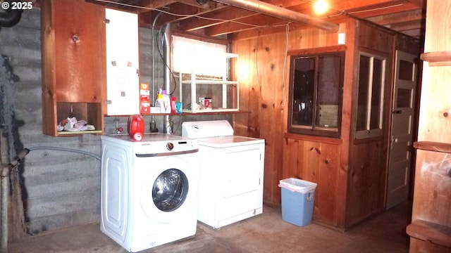 610 Bluff Rd, Klickitat, WA 98628 - laundry area featuring separate washer and dryer