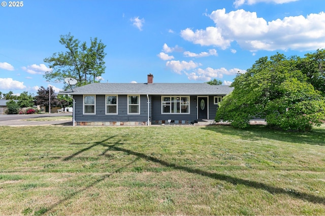 770 W Oregon Ave, Creswell, OR 97426 - ranch-style home featuring a chimney and a front lawn