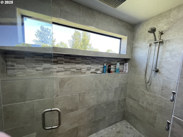 2145 Rock Ledge Dr, Keizer, OR 97303 - bathroom with a stall shower