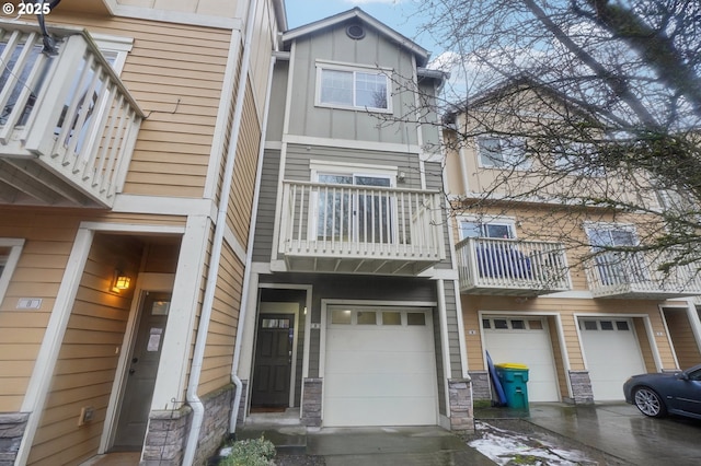 view of townhome / multi-family property