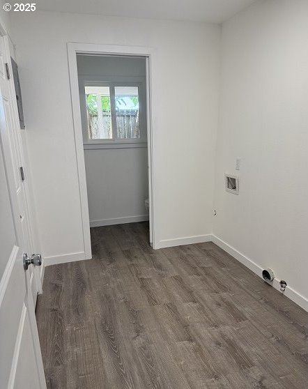 1640 Manor Dr, Gladstone, OR 97027 - washroom featuring washer hookup, dark wood-style floors, and baseboards