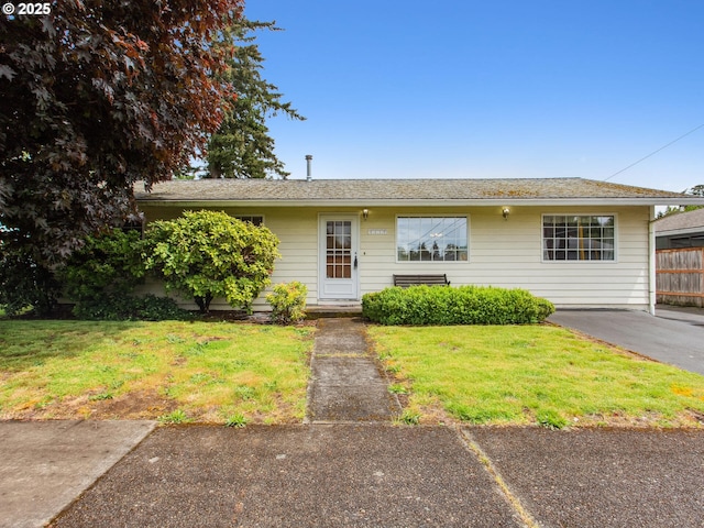 4118 SE 132nd Ave, Portland, OR 97236 - ranch-style house featuring a front yard