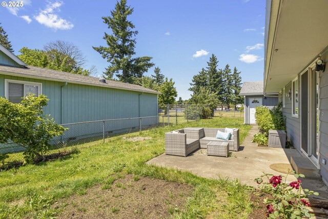 11547 NE San Rafael St, Portland, OR 97220 - view of yard featuring an outdoor living space and a patio area