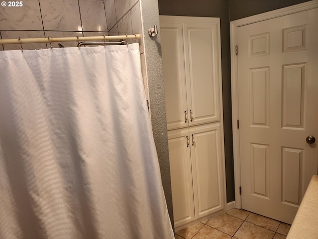 2453 Stephanie Ln, North Bend, OR 97459 - bathroom featuring tile patterned floors and curtained shower