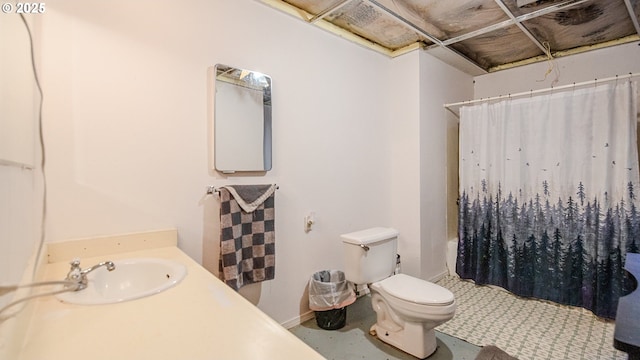 full bathroom with shower / bathtub combination with curtain, vanity, and toilet