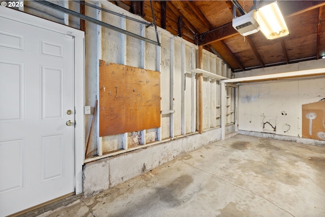 1627 NE 143rd Ave, Portland, OR 97230 - garage with a garage door opener