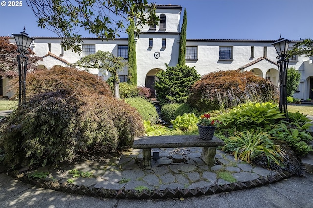 view of front of property with stucco siding
