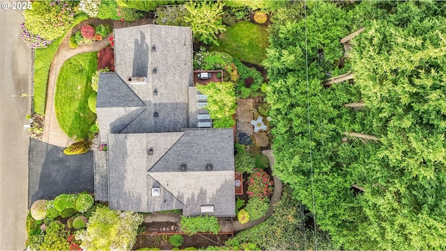 aerial view of property and surrounding area