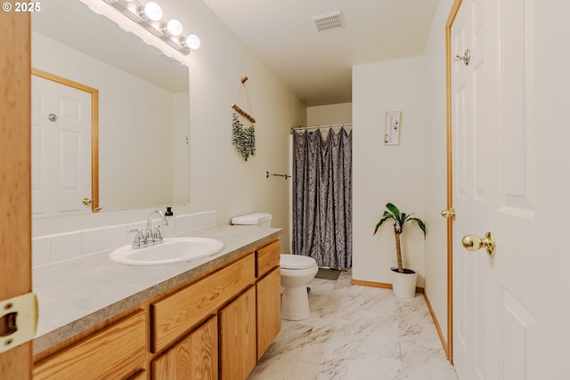 595 Cozy Way, Woodburn, OR 97071 - full bath featuring vanity, marble finish floors, and curtained shower